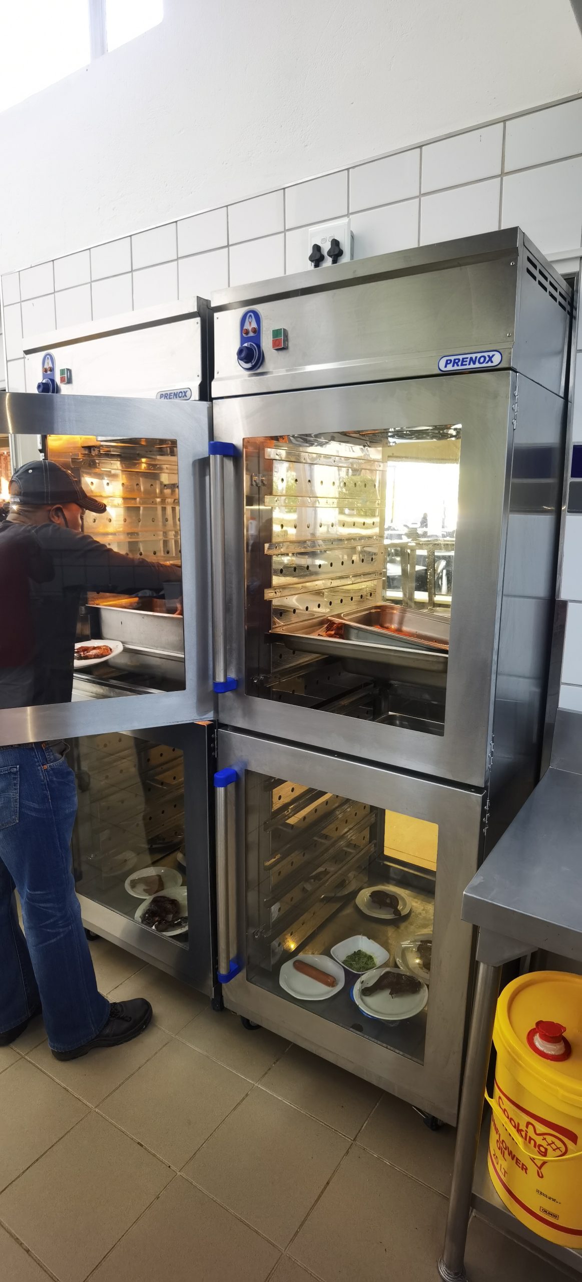 A600055 - Food Holding Cabinet 24 Tray GN/EN Single Side Glass - Image 2